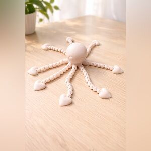 3D-printed articulated octopus toy Heart-Legged Octopus Home Accent